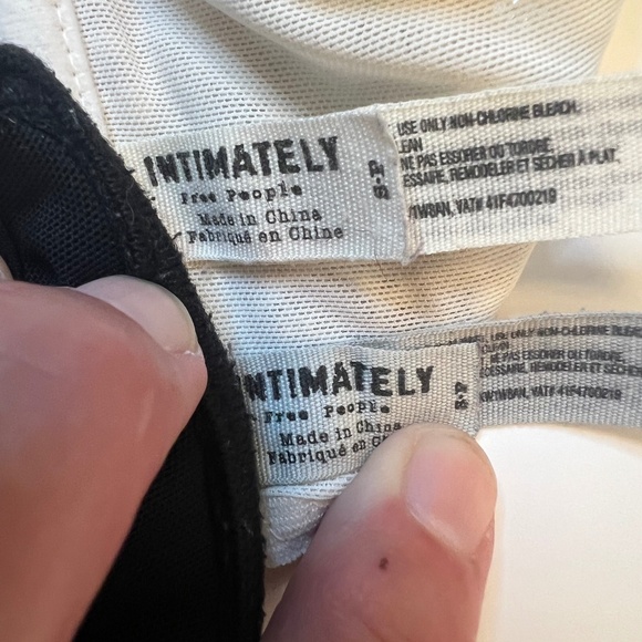 Four bralettes (Free People, Altered State, and Aerie) and two tanks Siz… - Picture 12 of 15